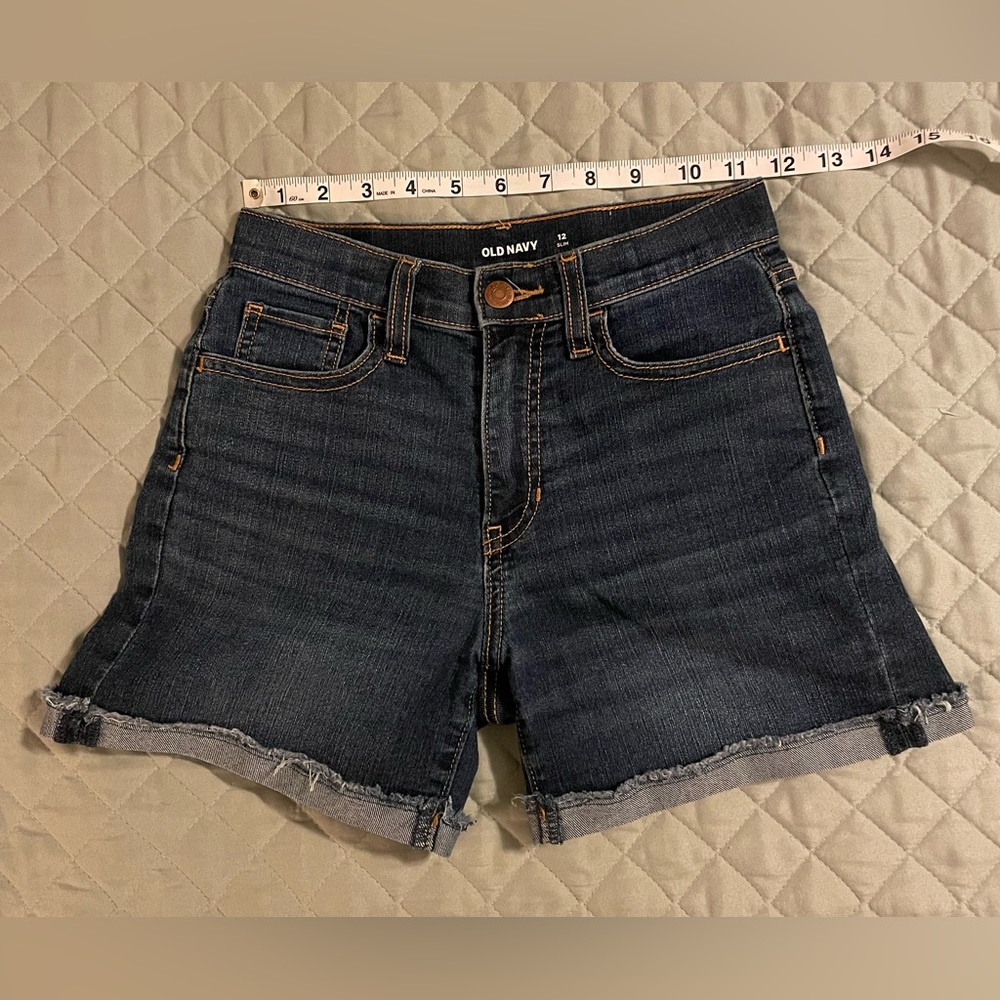 EUC Old Navy girls jean short size 12 Slim